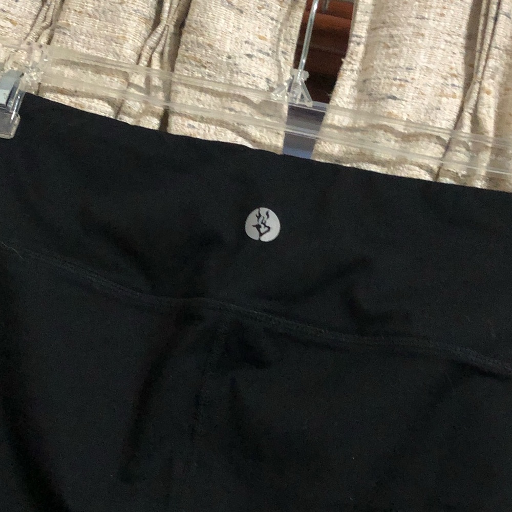 Torrid TRU Capri Side Pocket Active Legging - 2X - Picture 5 of 6